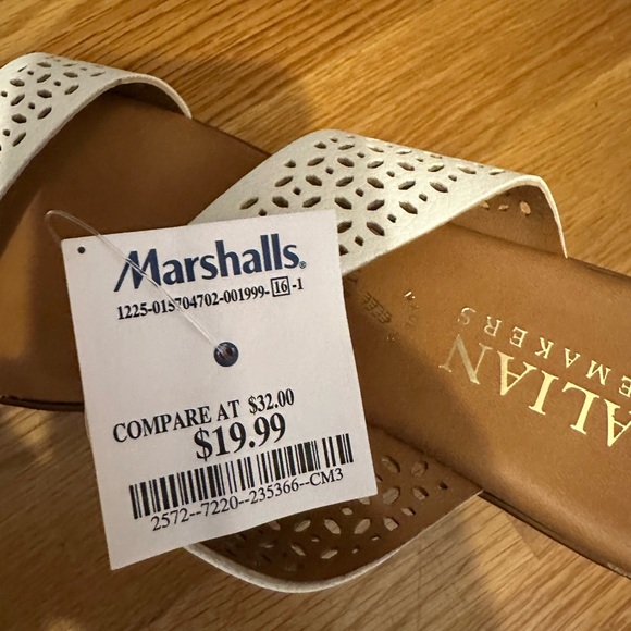 White Leather Italian Sandals - Still NWT!! - Picture 2 of 5